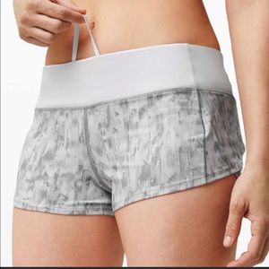 NWT Lululemon Speed up shorts 2.5” inseam size 2